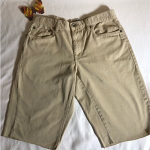 Hang Ten Khaki Shorts, Waist 29, Like new, Cutoff look, serged, 100 % cotton